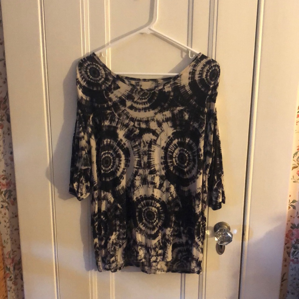 3/20$ tie dye black white 3/4 sleeve top
